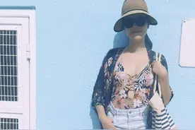 惊艳！最美TVB视帝妻子晒泳衣照，好身材引网友点赞图片
