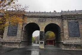 龙门石窟，四大石窟中遭破坏最严重的石窟，为了卢舍那大佛也要去图片