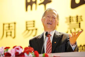 领导力并非与生俱来，而是要在自我培育中不断提高领导力图片