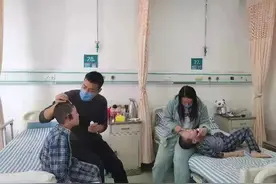 几天之内，魏县被烧伤双胞胎获助13万元图片