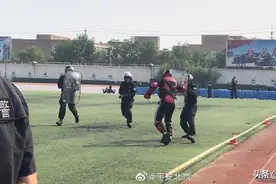 帅！北京公安特警实战大练兵展示图片