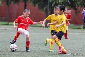 恒大足校2020年招生免费入读，8年投入28亿为中国足球造血图片