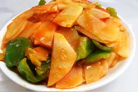 西红柿炒土豆，味道鲜美，营养丰富，配米饭最佳图片