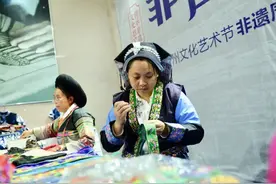 传承“布依族五等装”文化，这位绣娘有话说......图片