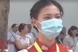 “最美高三班主任”火了！为学生买五套旗袍陪考，我承认我心动了图片