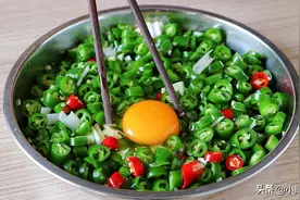 河南美食“面煎辣椒”，很多人从小吃到大，简单地道，吃过都说好图片
