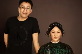 蒋勤勤《当家主母》造型显老态，墨绿装束配翡翠，端庄不失大气图片
