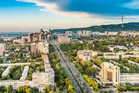 哈萨克第一大城市，曾经贵为首都，由于两个原因失去了首都地位图片