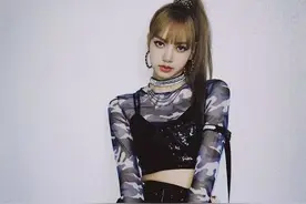 Lisa拿发带当腰带？只有51厘米的腰一折就断，看完真的不想吃饭了图片