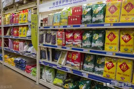 内行人买大米，别管价格高低，认准米袋“3行字”，挑到优质好米图片
