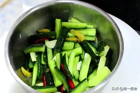 开胃腌黄瓜做法，河南人常年用的方子，泡2小时即成、又脆又入味图片