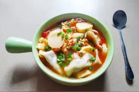 儿媳妇来蹭饭，给她做了一份水饺，吃的连汤都不剩，临走还打包图片