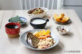 每天6点半起床，7点吃早餐，80后妈妈坚持做早餐6年，效率高图片