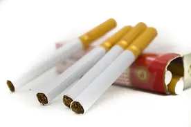 打算戒烟的人，是应该一根不抽，还是要逐渐减量？告诉你答案图片