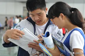 高考生：平时模拟考只能考500分，高考估分接近550分，我不敢相信图片
