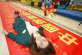 "中国锦鲤"翻车：实力配不上运气，只会输得一塌糊涂图片