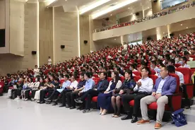 河南省第六届青少年模拟联合国辩论赛在郑州中学隆重举行图片