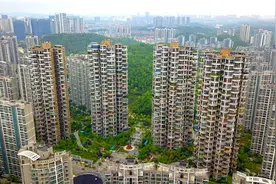 贵阳一高楼引围观，网友惊叹：像一串巨大的“烤面筋”图片