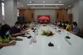 电价打七折“减负”，武昌首批抗疫企业拿到电费补贴全力复工复产图片