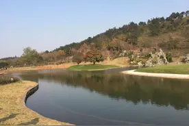 别用“春蚕”“蜡烛”来比喻老师了，有的‘老师’只是一个职业名图片