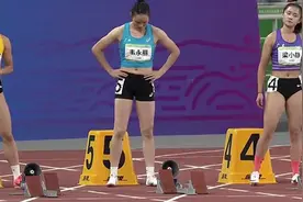 全运会女子100米，哪吒夺冠，一路领先的梁小静看到成绩一声惊呼图片
