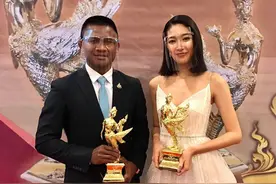 播求成动作电影巨星，获“泰国奥斯卡”最佳男主角奖，抢一龙风头图片