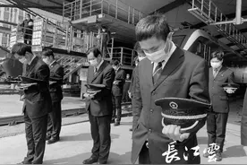 高清图集丨武汉市民默哀3分钟图片