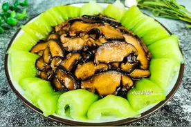 年后多吃青菜，解腻助消化，搭配香菇，比肉还香，好吃下饭图片