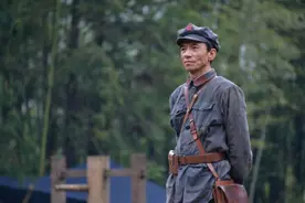 红军师长为救孕妻叛变，1949年又加入解放军，陈毅：既往不咎图片