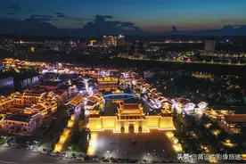 航拍广西版“大唐不夜城”！灯火阑珊尽展“盛世繁华”图片