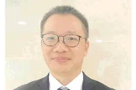 坚持创新发展 做大做强桂林生物医药产业——访桂林市政协委员刘军图片