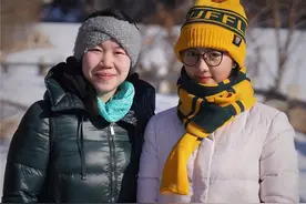 孩子突然喊“妈妈”变成“妈”，虽然只少一个字，孩子变化却很大图片