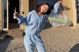 超显气质的“雾霾蓝”，为什么你穿会显老气？问题可能出在细节上图片