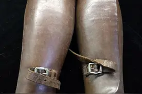 近代打仗时，小腿上缠得绑腿有什么作用？为何现代军人不绑腿了？图片