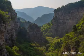 济南藏龙涧，一个距离市区最近的大峡谷，户外徒步的胜地图片