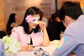 "第一次见面，相亲女点千元红酒"结账时，她一句话让我决定娶她图片