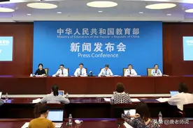 教育部为何要给高校思政课老师、辅导员涨工资？原因值得深思图片
