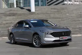 国产B级车“鼻祖”，掀背+隐藏把手，第三代B70比星瑞更香？图片