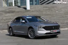 国产B级车“鼻祖”，掀背+隐藏把手，第三代B70比星瑞更香？图片