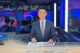卫视联播主播读博，他们从来都是岁月静好，但脚下却拼命划动着图片
