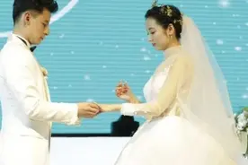结婚六年，一张照片里发现了自己被同妻，离婚还是妥协？图片