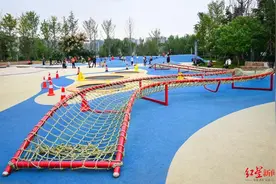 社区里的篮球场为啥租给机构做培训？回应来了图片
