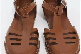 爸爸的凉鞋图片
