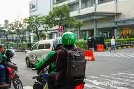 疫情期间，新加坡外卖小哥每天心酸的生活......图片