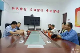 琼海市市长符平接待来访群众图片
