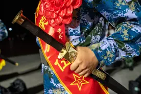 新兵授剑仪式，来了图片