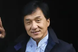 成龙和张国立的心病：虎父有犬子图片