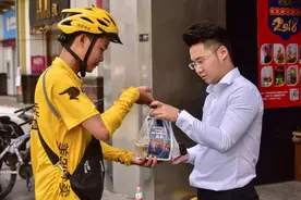 看完俄罗斯的外卖，再看中国的外卖，网友：没有对比就没有伤害图片