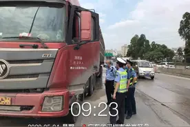 深圳“百吨王”泥头车又出没！图片