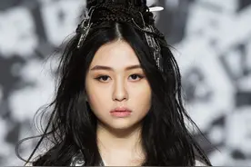 邱淑贞这女儿养的真好，21岁就美成这样，这才叫花样年华图片
